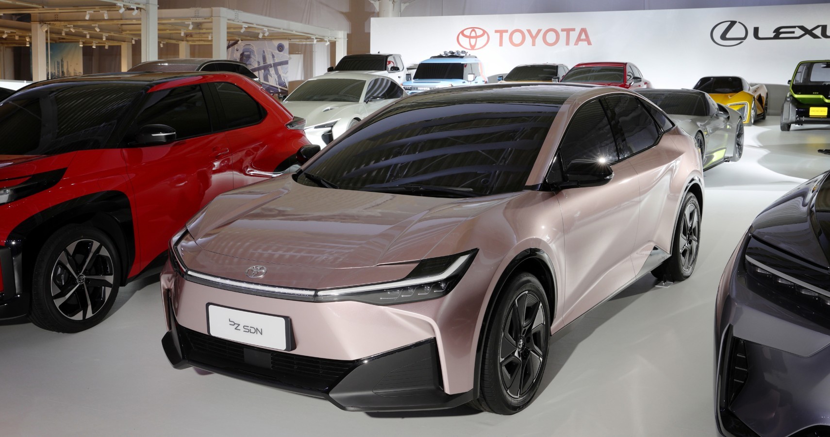 Toyota Beats Tesla in Interbrand's Best Global Brands 2022 Ranking -  autoevolution