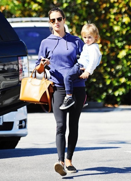 Alessandra Ambrosio Runs Errands in Her Range Rover, Has Son Noah Along ...