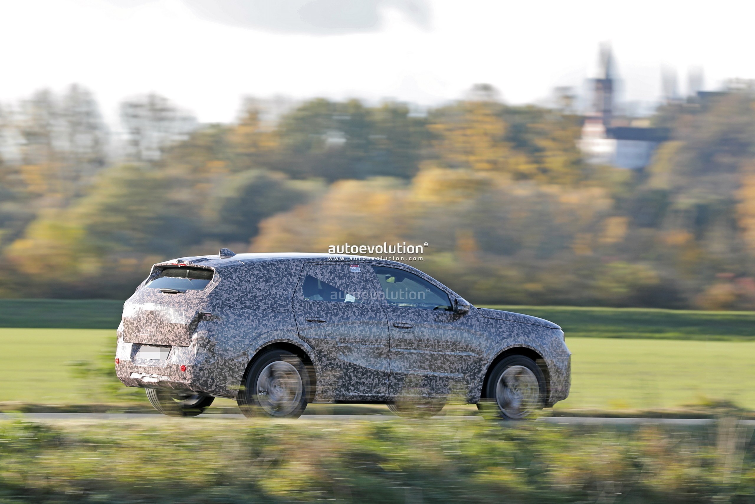 2025 Opel Grandland Is A Peugeot E-3008 With A German Accent