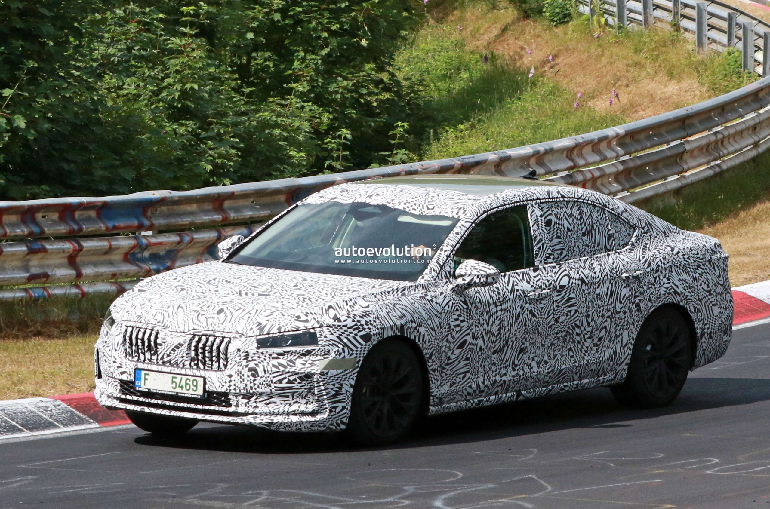 All-New Skoda Superb Gearing Up To Be the Roomiest Car in the Mid-Size  Segment - autoevolution