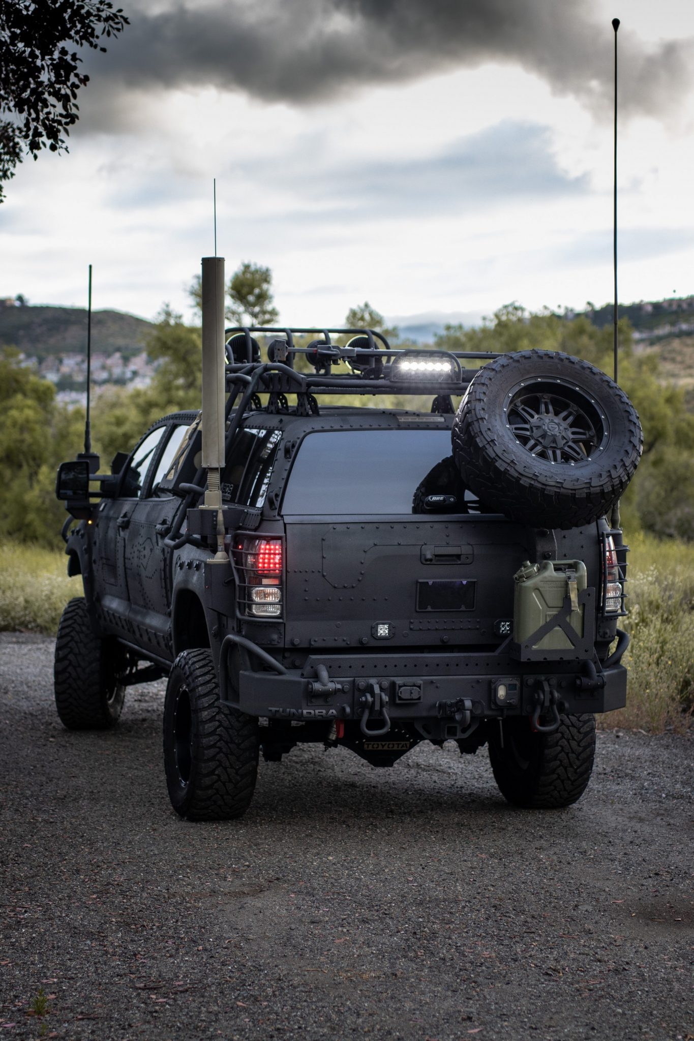 Apocalypse-Proof 2013 Toyota Tundra Meets All Needs, Not the Auction ...