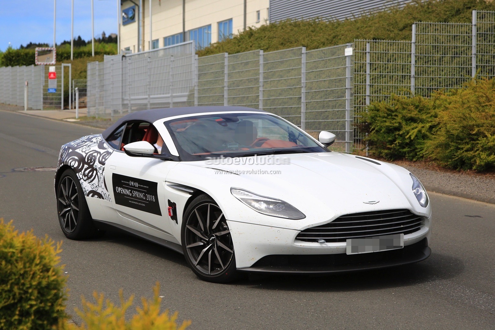 2016 - [Aston Martin] DB11 - Page 9 Aston-martin-puts-the-db11-volante-through-its-paces-at-the-nurburgring_8