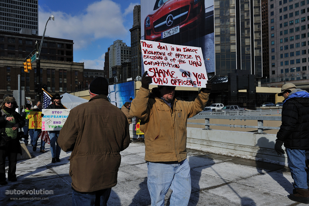 Auto Workers Protest at NAIAS [Live Photos and Videos] - autoevolution