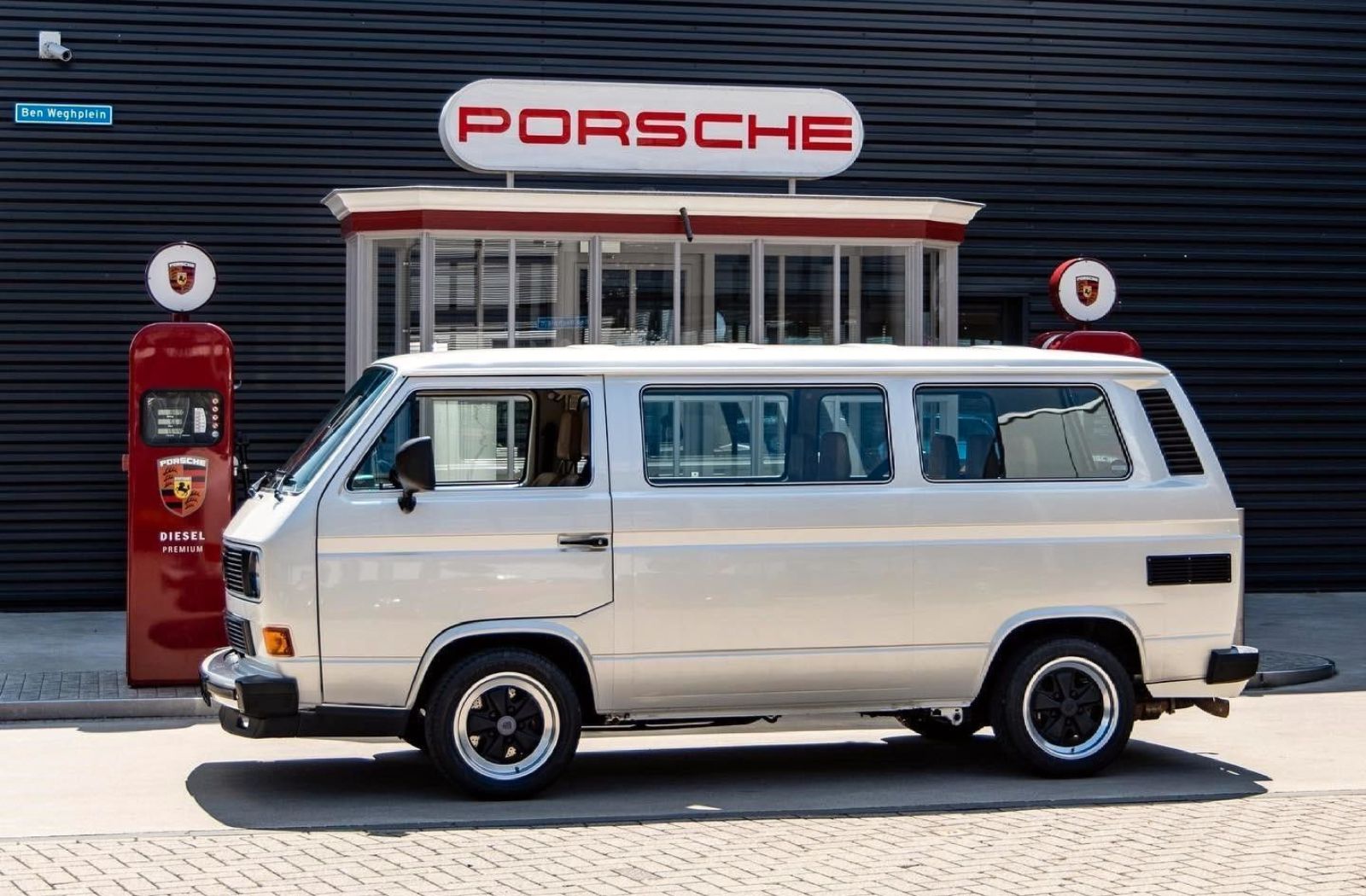 Based on VW's T3 Transporter, the B32 Was Actually an Outrageous