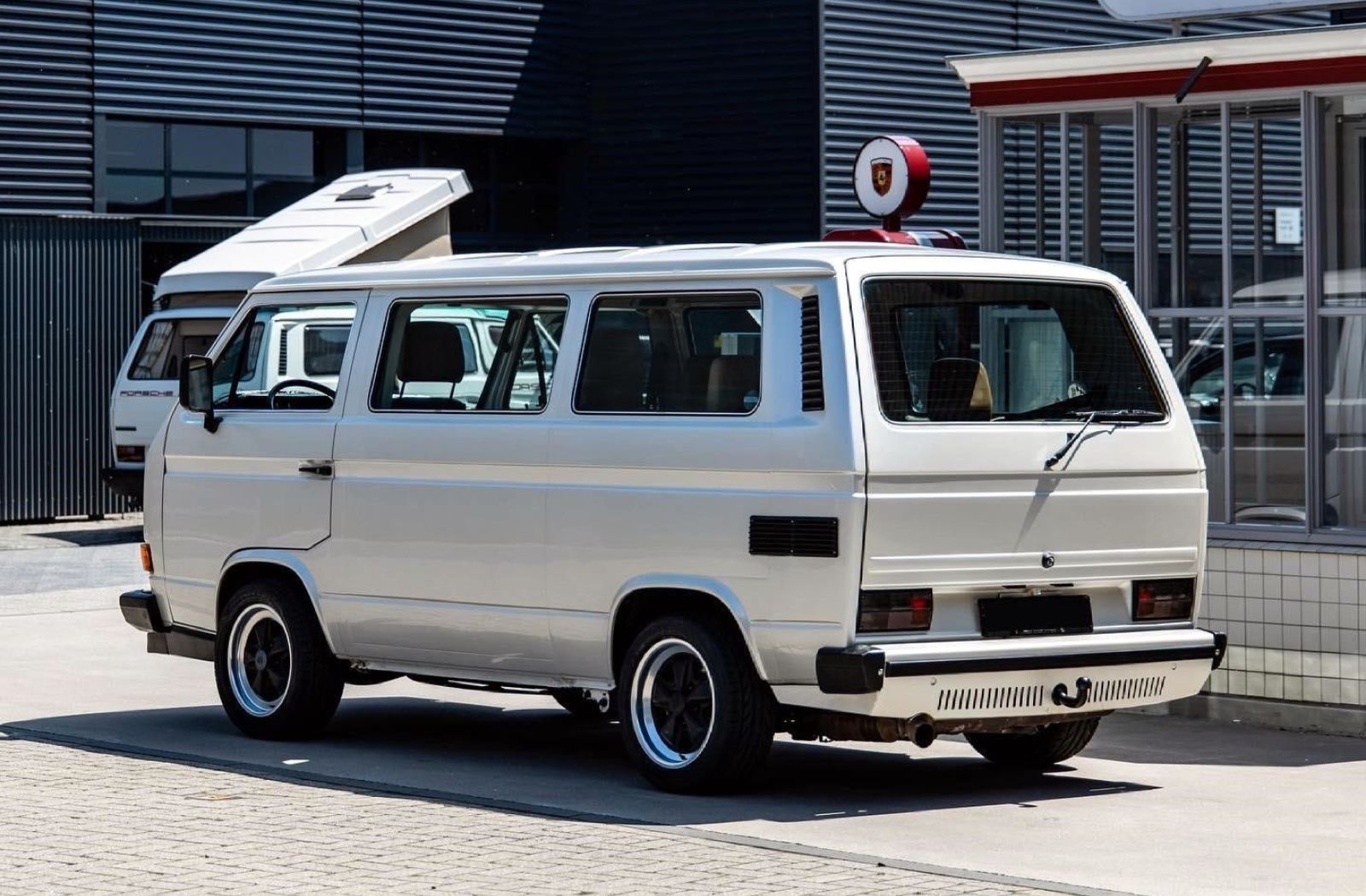 Based on VW's T3 Transporter, the B32 Was Actually an Outrageous