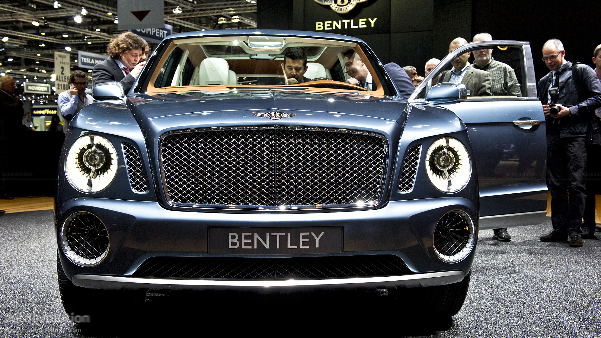 Bentley Falcon Exp 9 f SUV