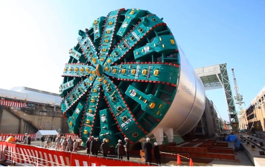 https://s1.cdn.autoevolution.com/images/news/gallery/big-bertha-a-25000-hp-mechanical-worm-designed-in-japan-for-american-drilling_10.jpg