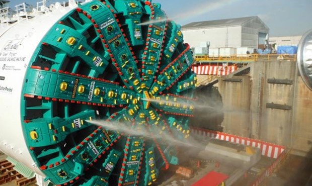 https://s1.cdn.autoevolution.com/images/news/gallery/big-bertha-a-25000-hp-mechanical-worm-designed-in-japan-for-american-drilling_8.jpg