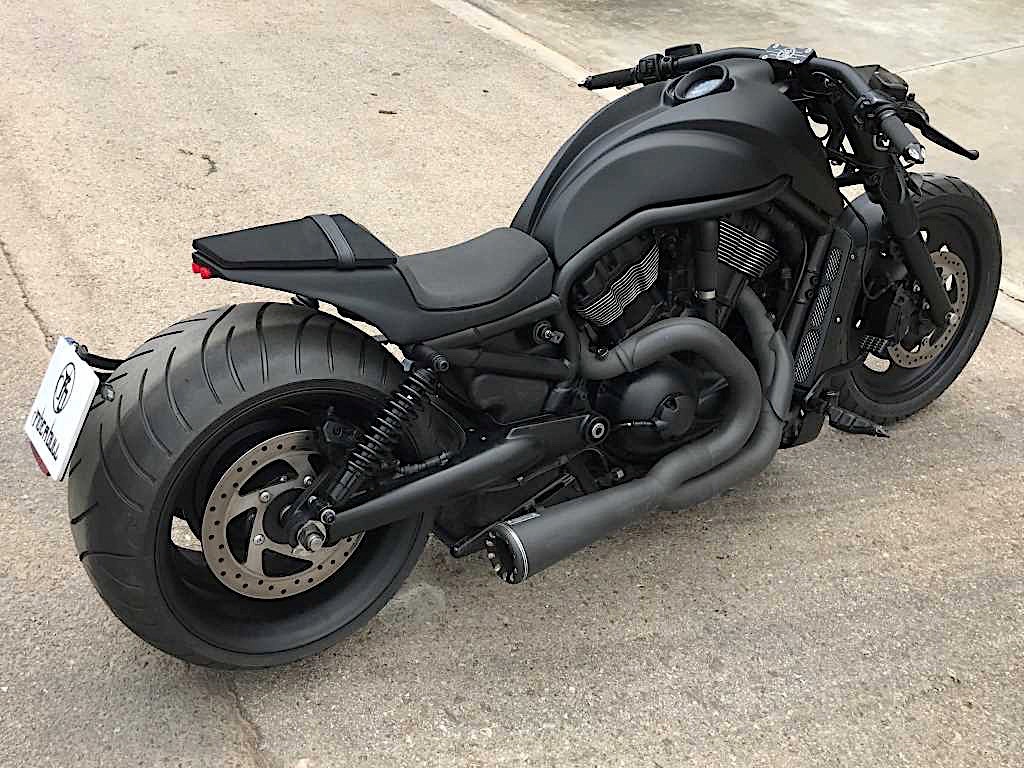 Black Harley-Davidson Panther King Is a Mechanical Feline Running on a ...