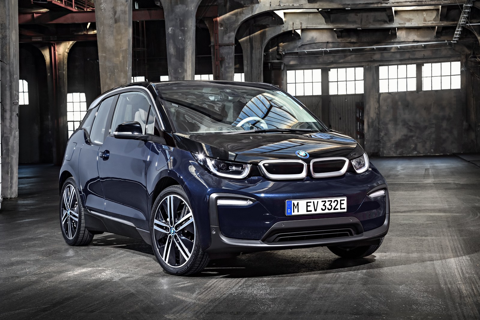 bmw i3 electric city car to much needed range boost in 2018