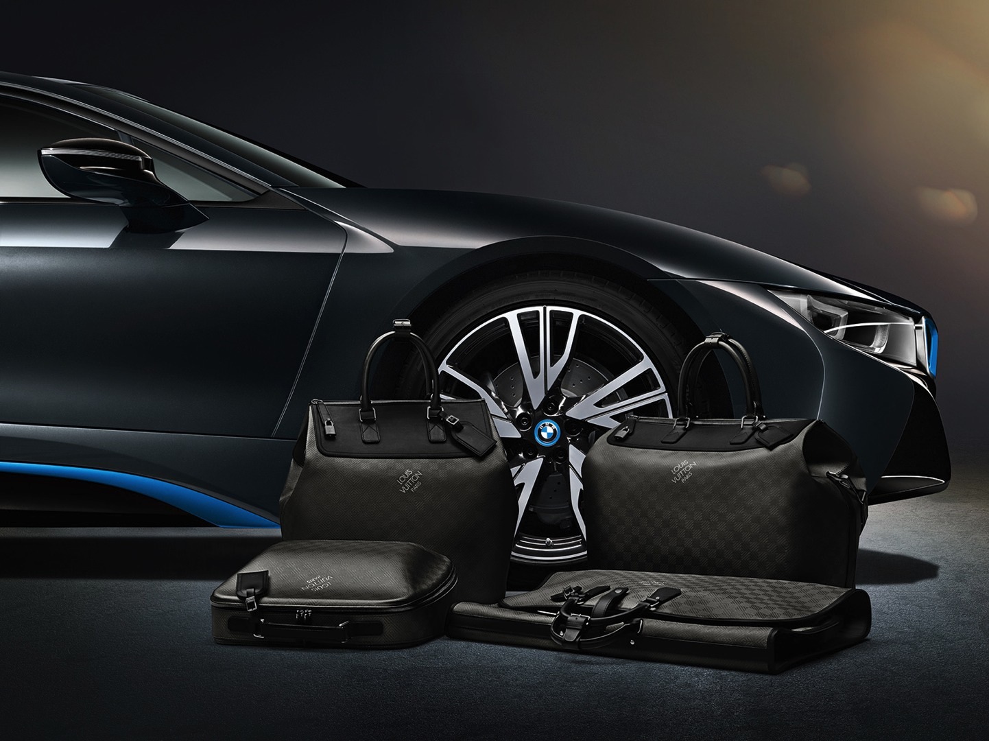 BMW i8 Gets Matching Bags from Louis Vuitton - autoevolution