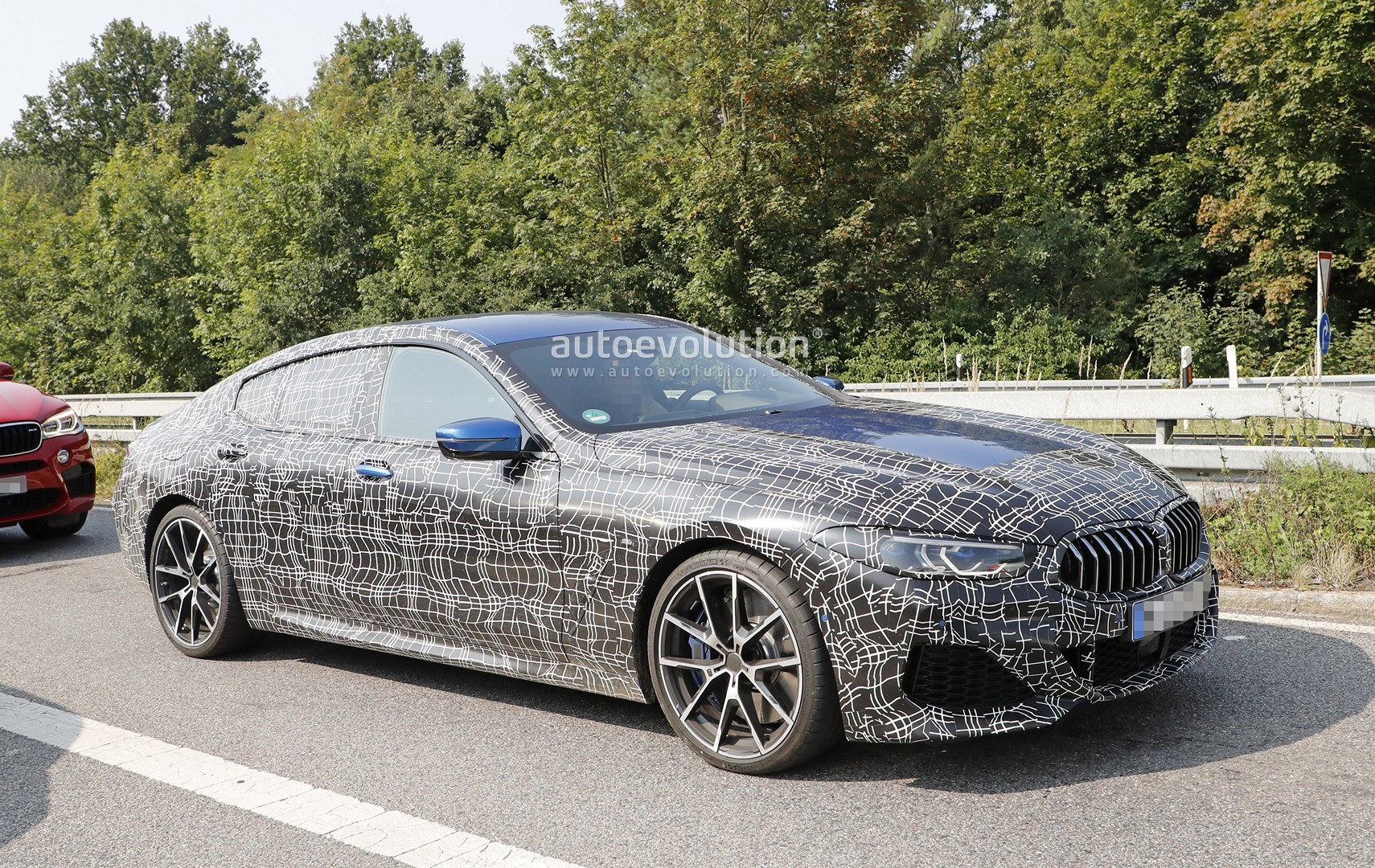 [Imagen: bmw-m850i-gran-coupe-spied-in-traffic-lo...ntic_1.jpg]