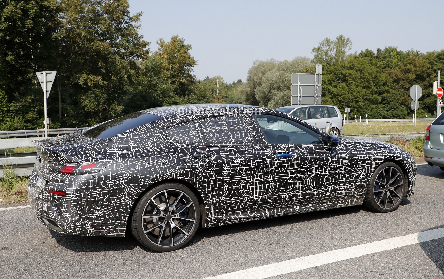 [Imagen: bmw-m850i-gran-coupe-spied-in-traffic-lo...ntic_5.jpg]