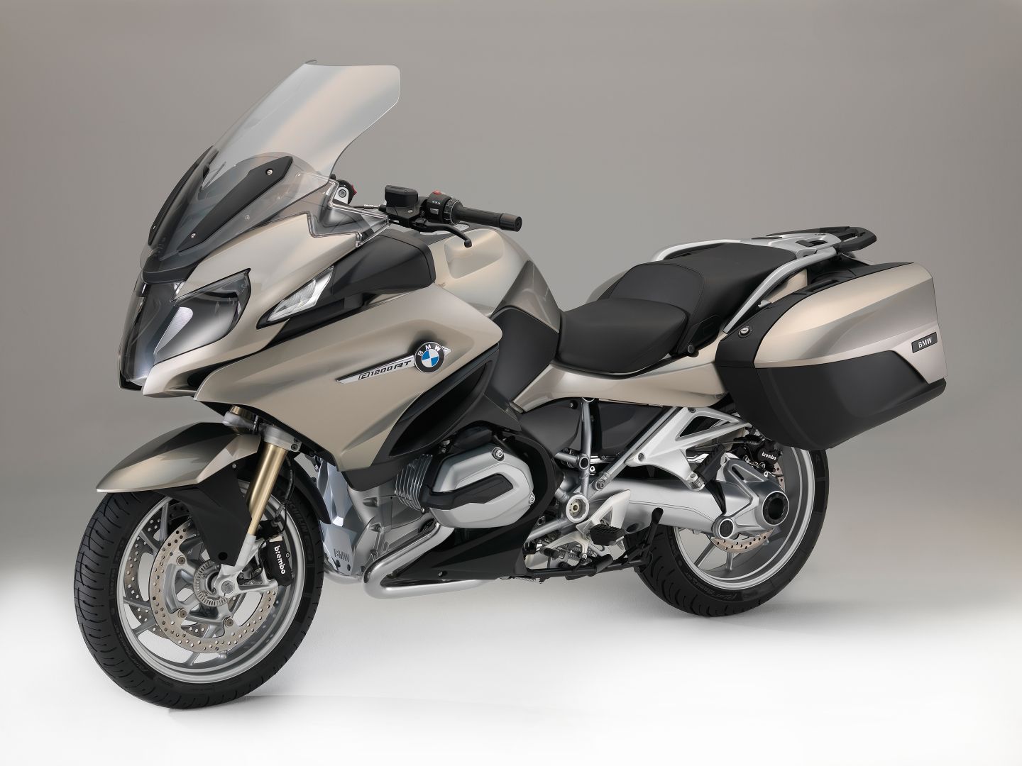 BMW Motorcycles Get Upgraded Colors and New Features for 2016 - autoevolution