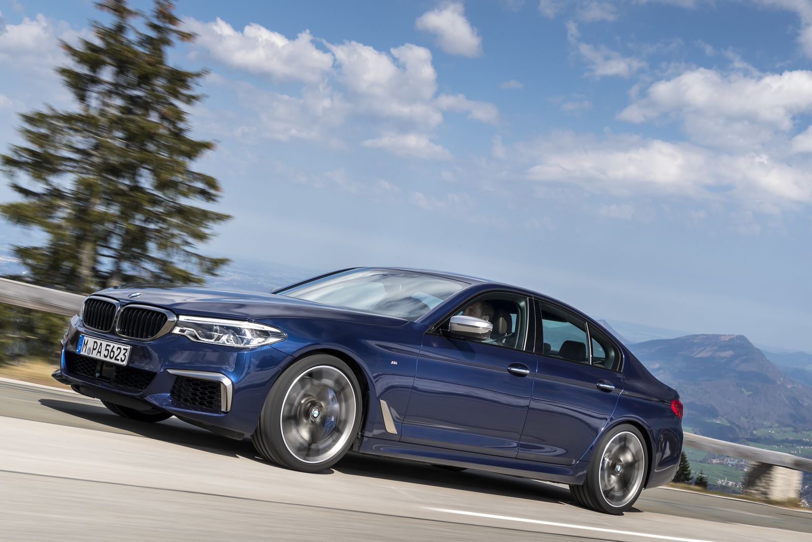 https://s1.cdn.autoevolution.com/images/news/gallery/bmw-squeezes-out-more-power-from-x3-m40i-x4-m40i-m550i-xdrive-in-the-us_22.jpg