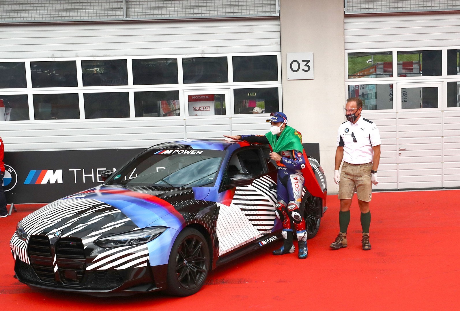 2020 - [BMW] M3/M4 - Page 20 Bmw-surprisingly-turned-the-new-m8-gran-coupe-into-a-safety-car-for-motogp_19