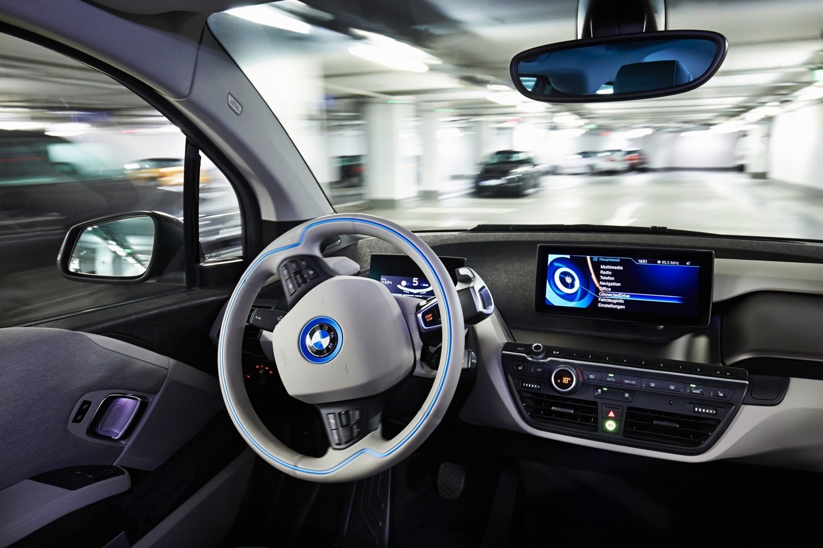 BMW Will Bring a Fully-Automated Parking i3 at 2015 CES, Previewing
