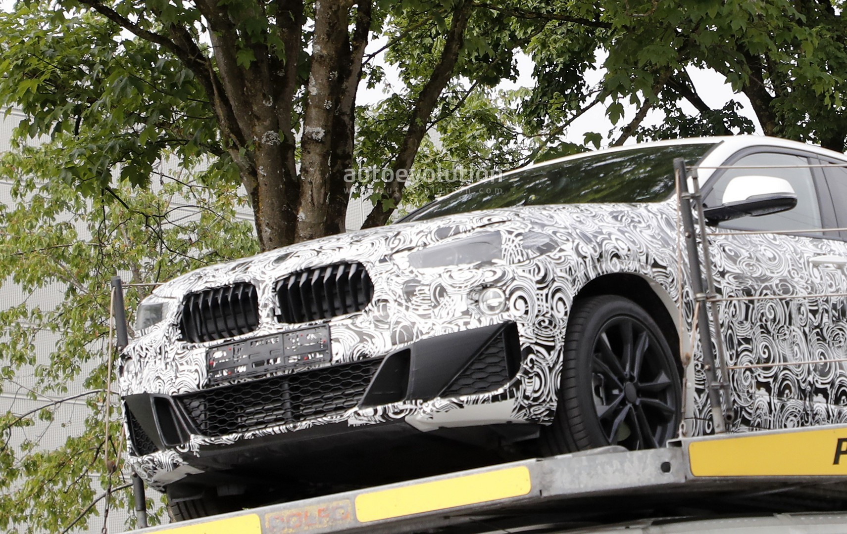 [Imagen: bmw-x2-reveals-front-bumper-with-likely-...sign_2.jpg]