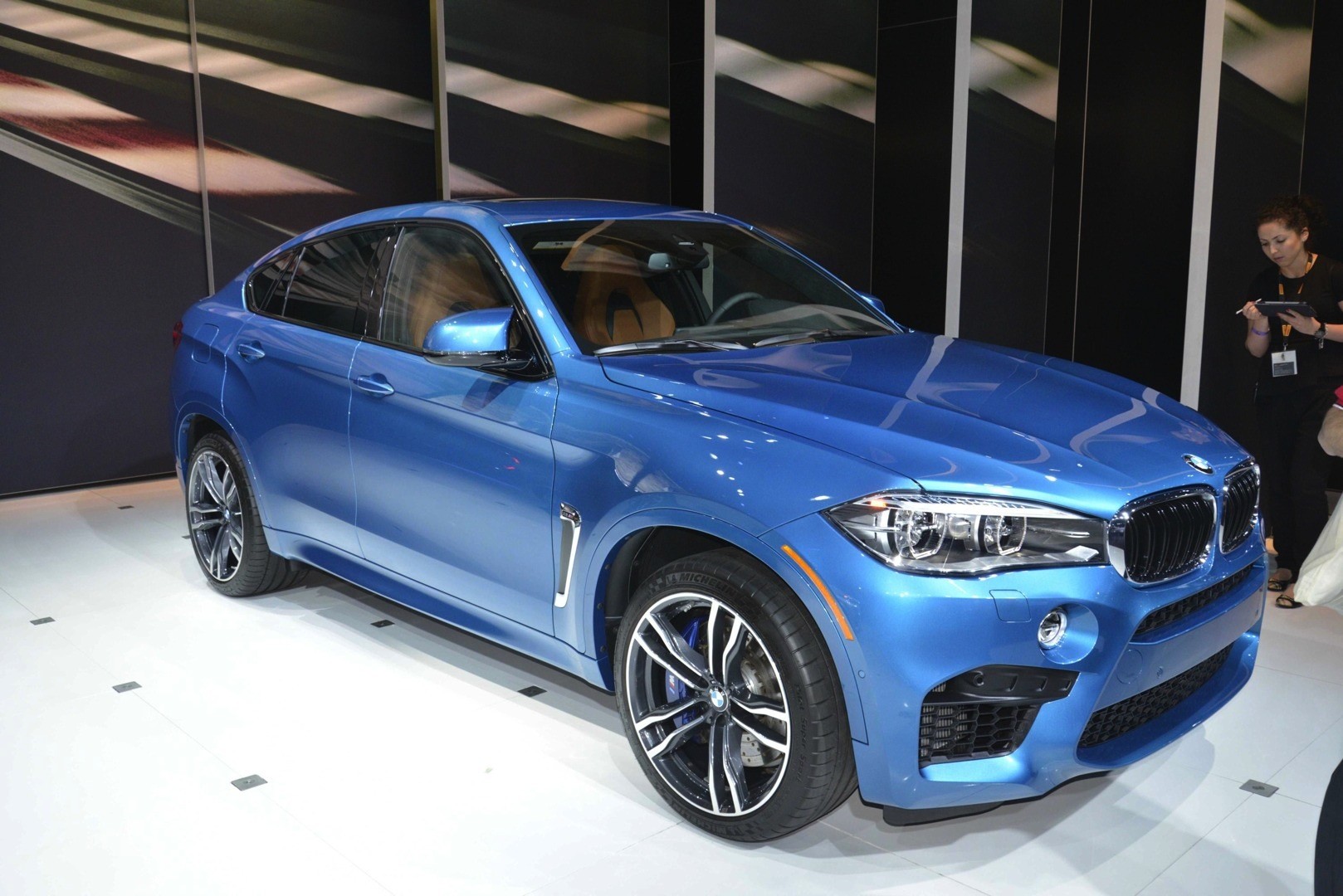 BMW X5 M and X6 M Show Up in LA with New Colors [Live Photos