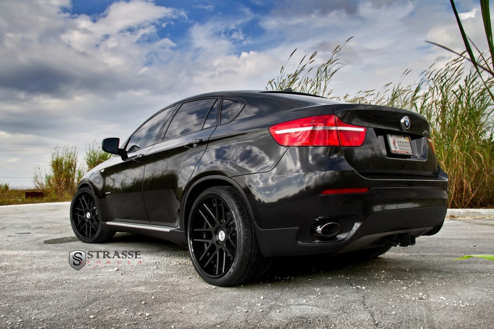 Bmw X6 Comes With Matte Black Wheels From Strasse Autoevolution.