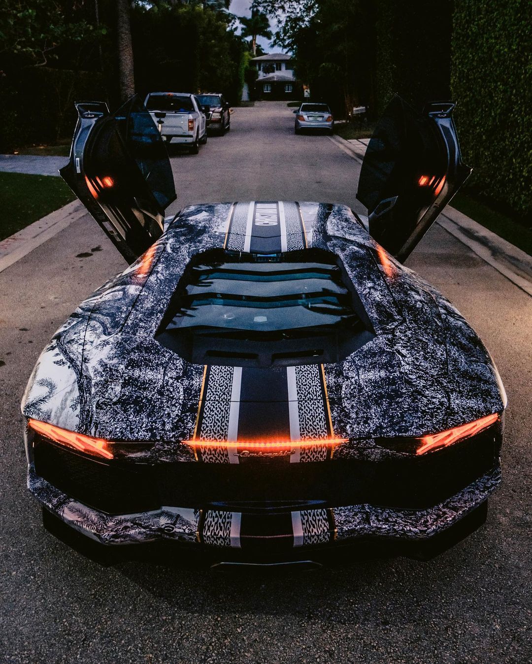 Cadre photo de luxe Dior Store Lamborghini 32,5 x 42,5 cm