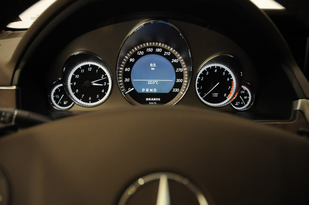 2009 Brabus E Mercedes Benz V12 (W212) tuning f wallpaper