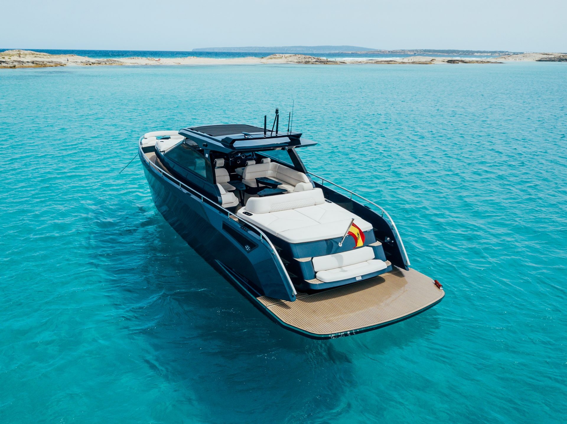Bronson 50 Gives You the Thrills of a Powerboat, Boasts Stunning ...