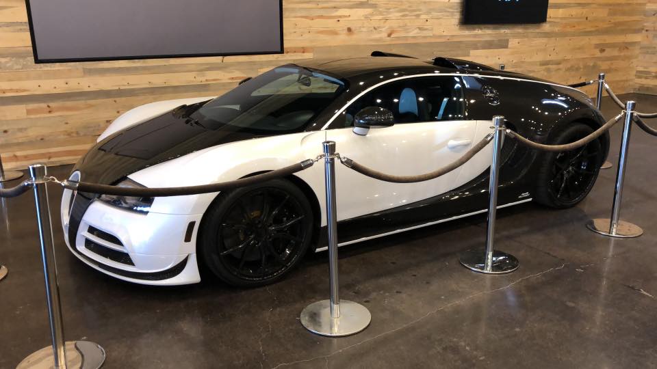 Bugatti Veyron Does Donuts on Las Vegas Strip, Smoke Screen Is Thick -  autoevolution