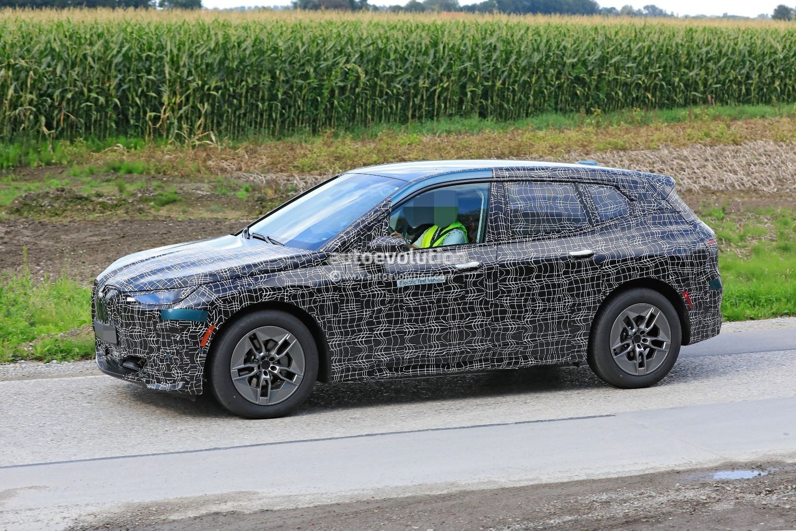 Camouflaged 2022 BMW iNext Autonomous EV Looks Less 