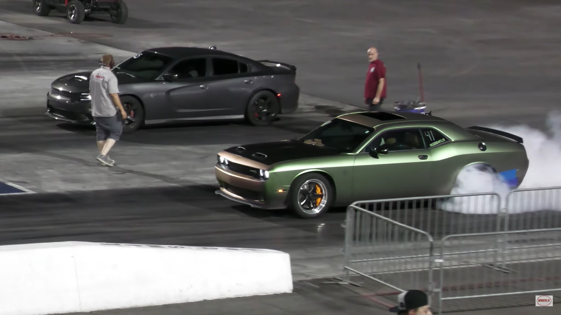 Chevy Camaro SS Drags Dodge Charger SRT Hellcat, Wheelslip Galore ...