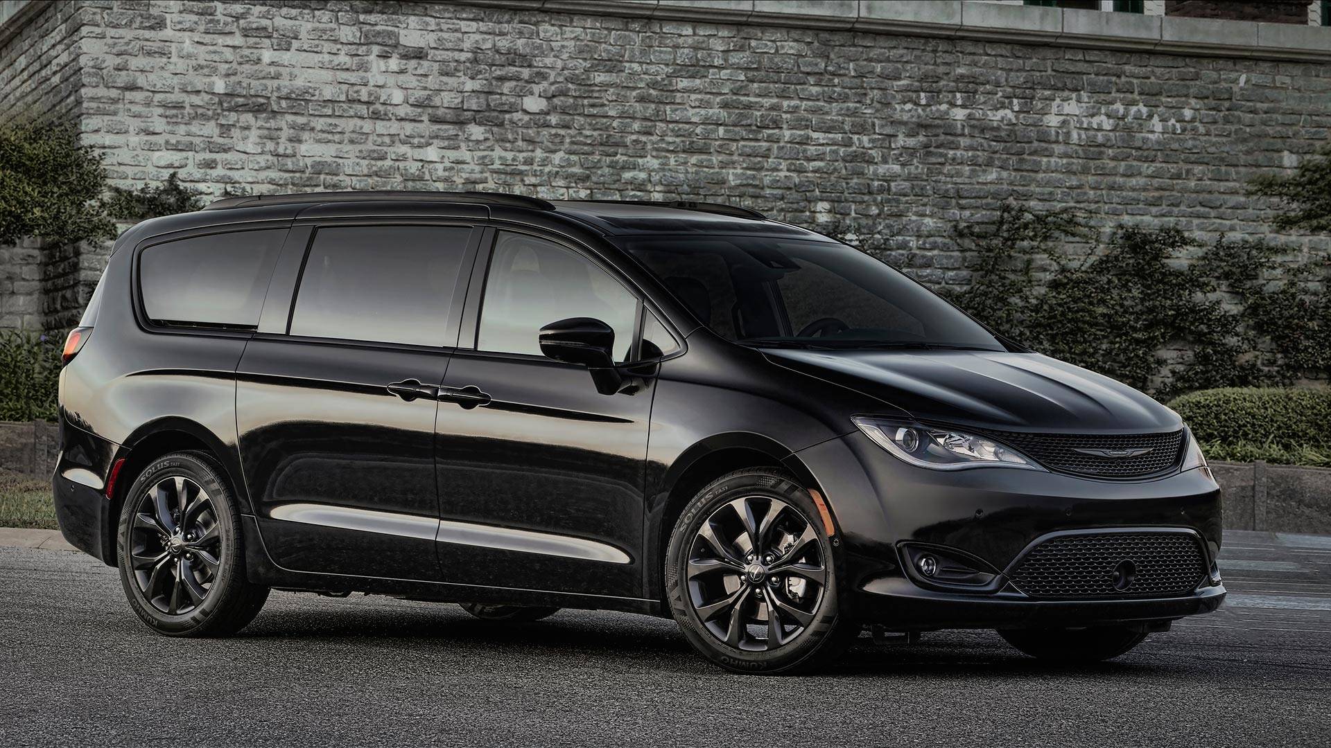 Chrysler Pacifica Awd Expected In Q2 2020 With Plug