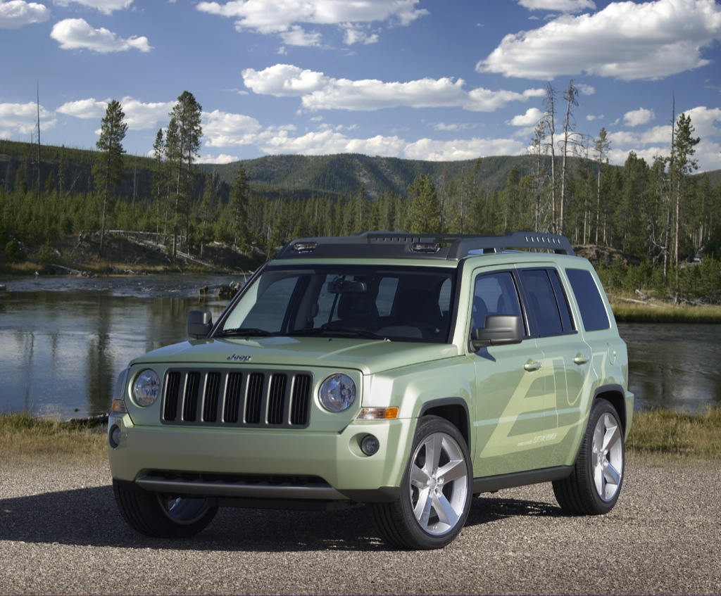 Chrysler Unveils Electric Jeep Patriot autoevolution