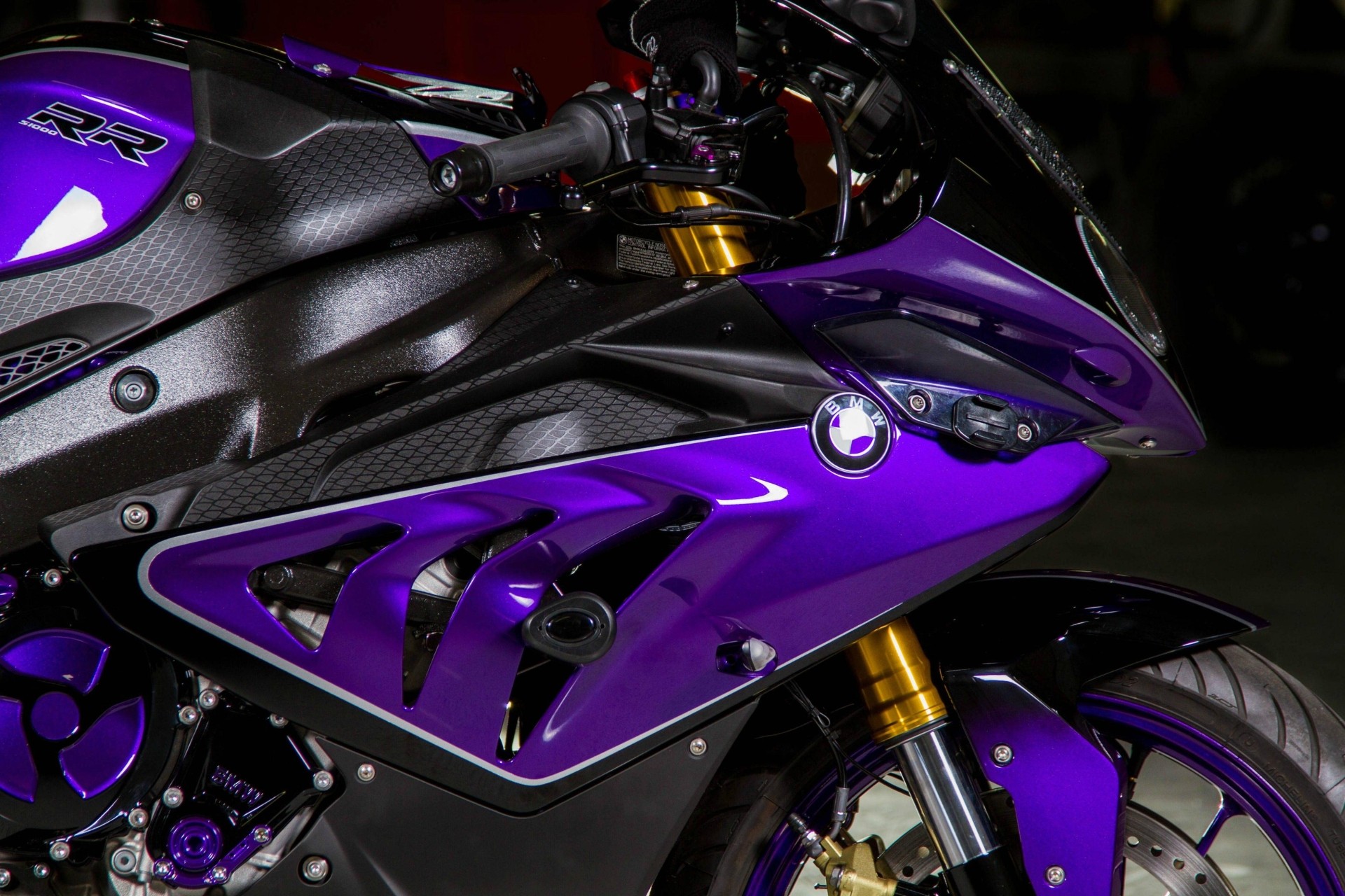 Мотоцикл BMW s1000rr фиолетовый