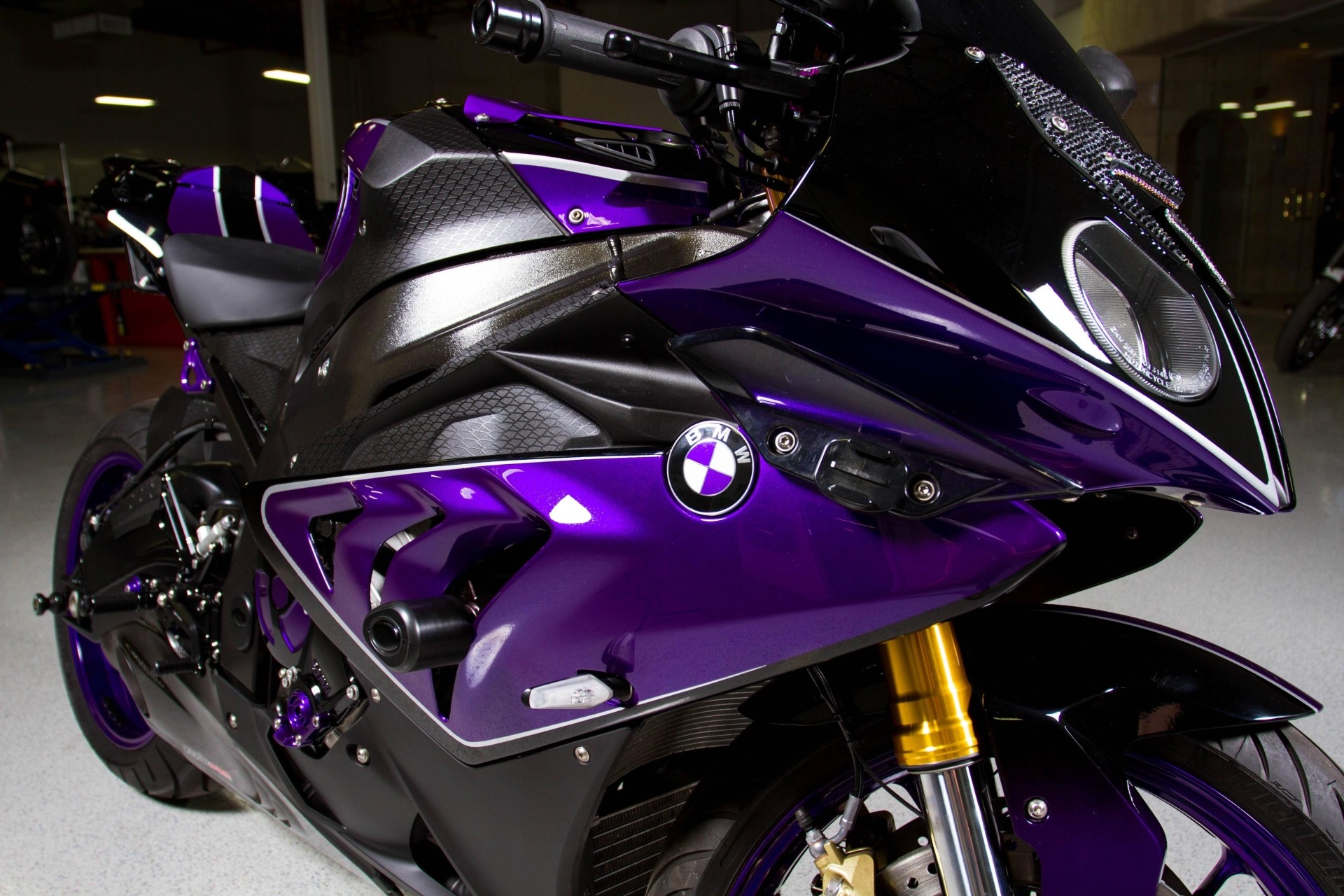 Custom-Paint BMW S1000RR Looks Painfully Awesome - autoevolution