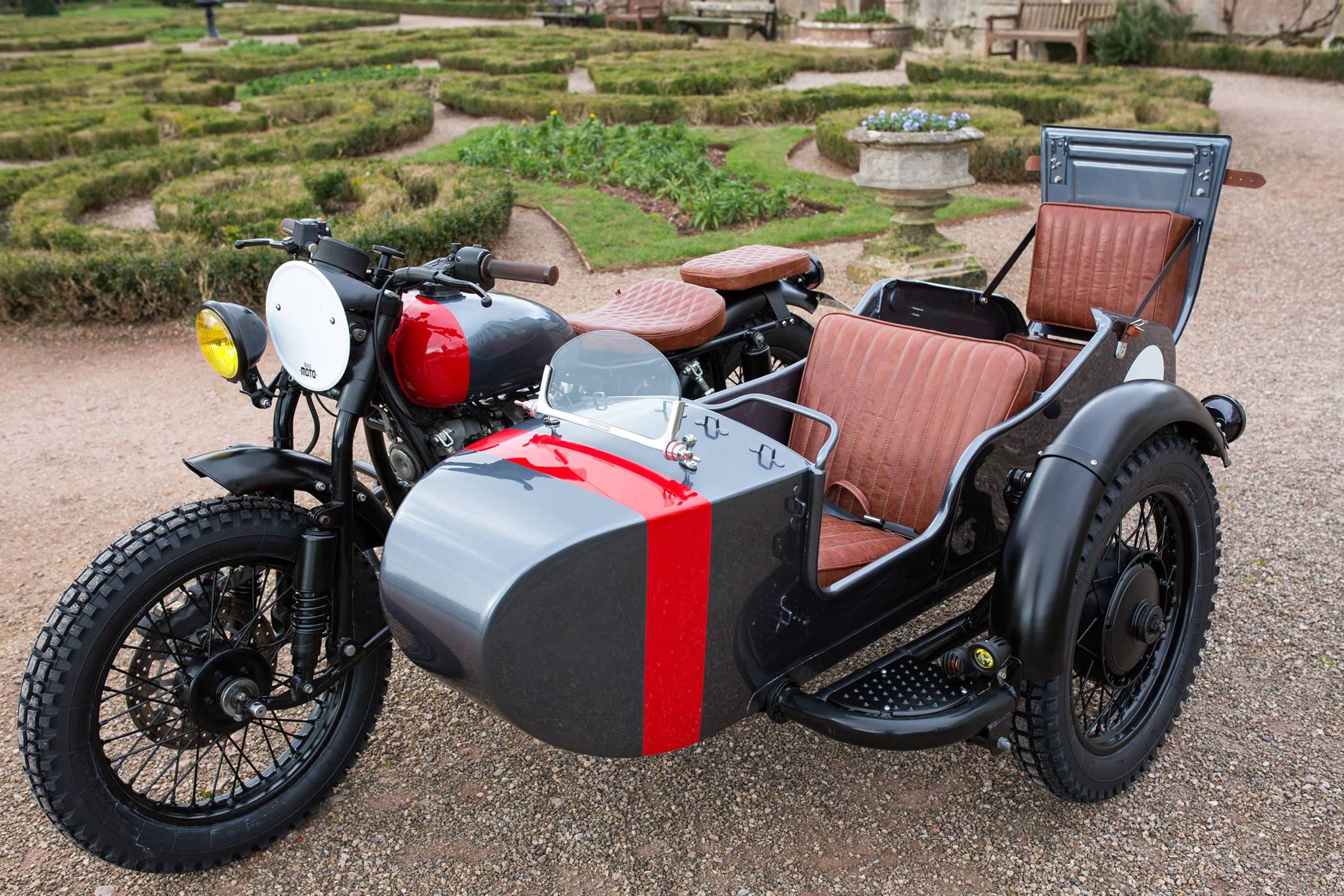 Custom Ural Sidecar Has Room for Four and We Love It - autoevolution