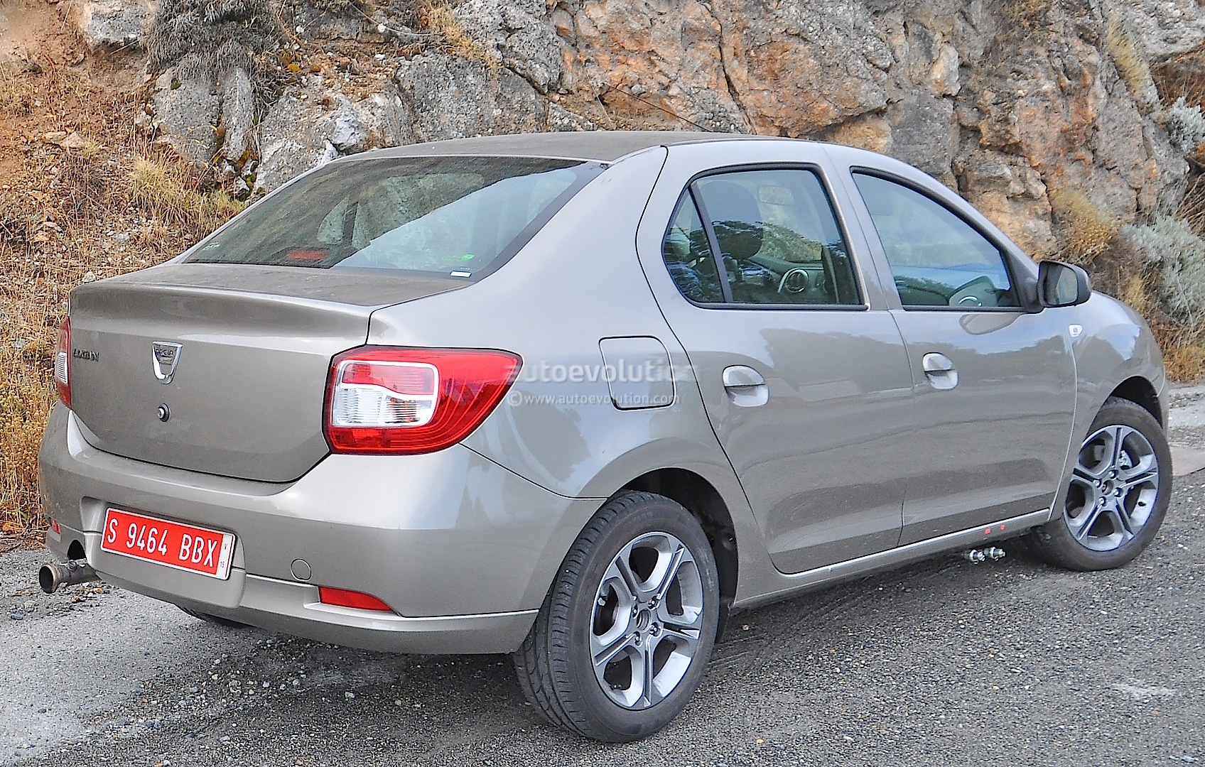 Spyshots: Dacia Logan Sport Model Spotted Testing ...
