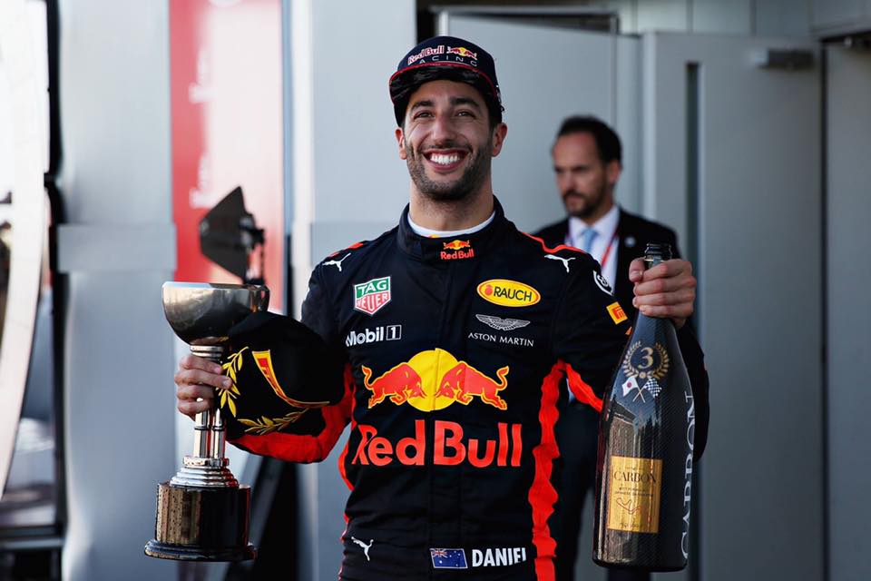 Daniel Ricciardo Says Goodbye To Red Bull Racing, Joins Renault Formula ...