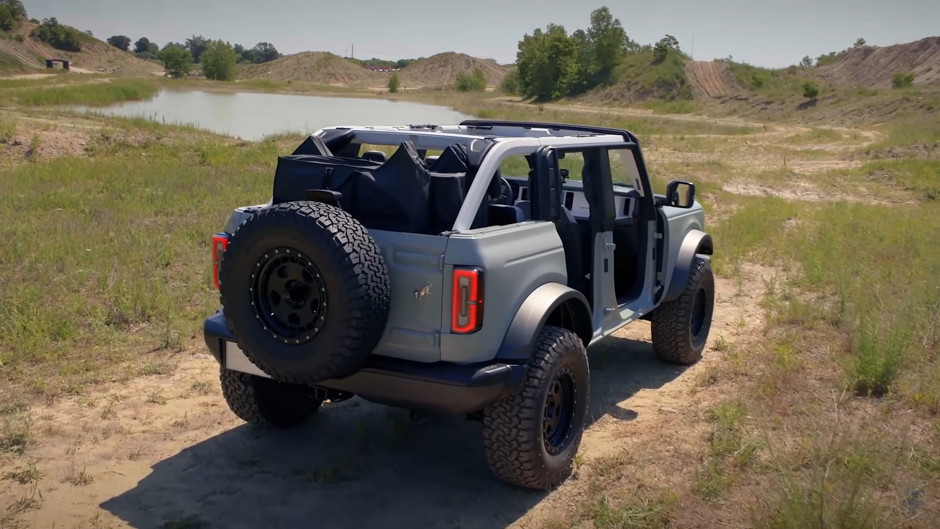 Ford Bronco to offer hundreds of accessories for off-roading