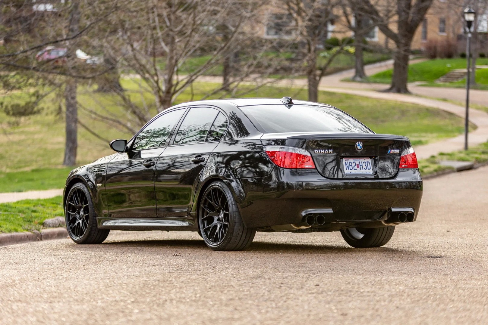 Dinan-Tuned 2006 BMW M5 in Black Sapphire Looks Like Something Bruce Wayne  Would Drive - autoevolution