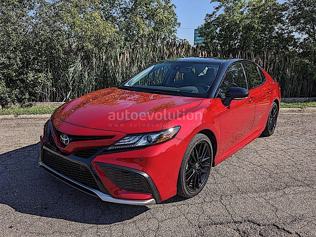 toyota camry se 2022 pictures