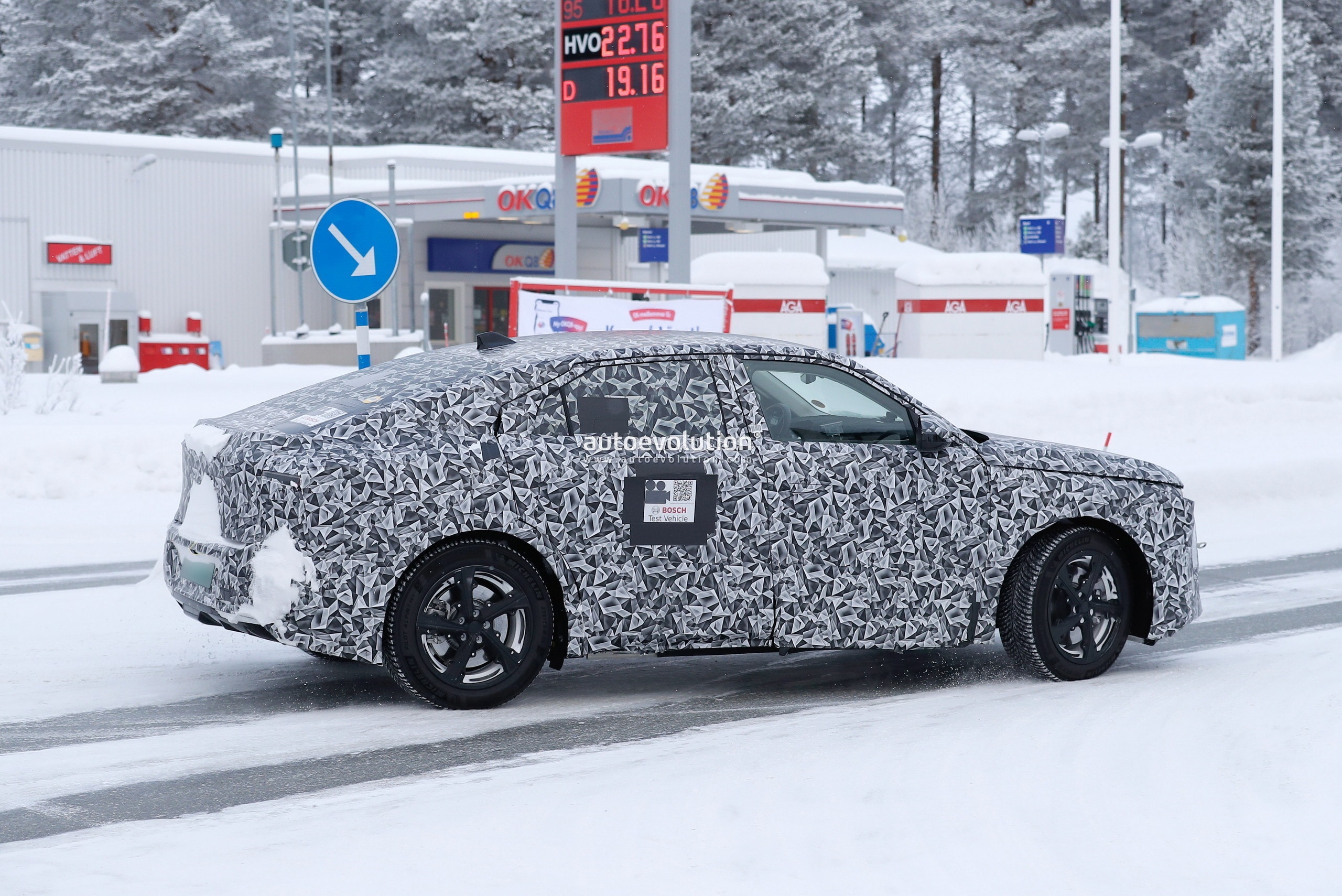 DS Tests New Flagship High-Riding Fastback Sedan, You Can Call It a ...