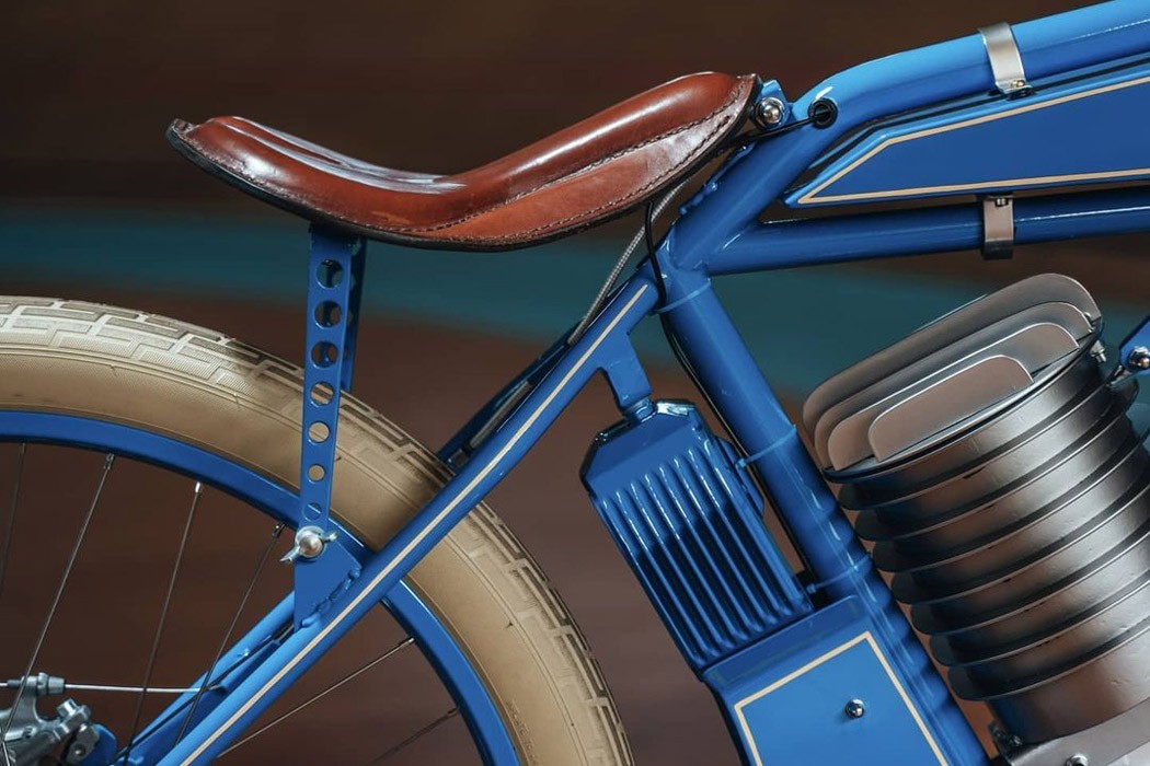 Voici le plus beau vélo électrique de l'année (et on dirait celui de votre grand-père) ! (vidéo sur Bidfoly.com) By DETOURS Elettracker-is-a-gorgeous-modern-tribute-to-the-insane-board-trackers-of-yore_1