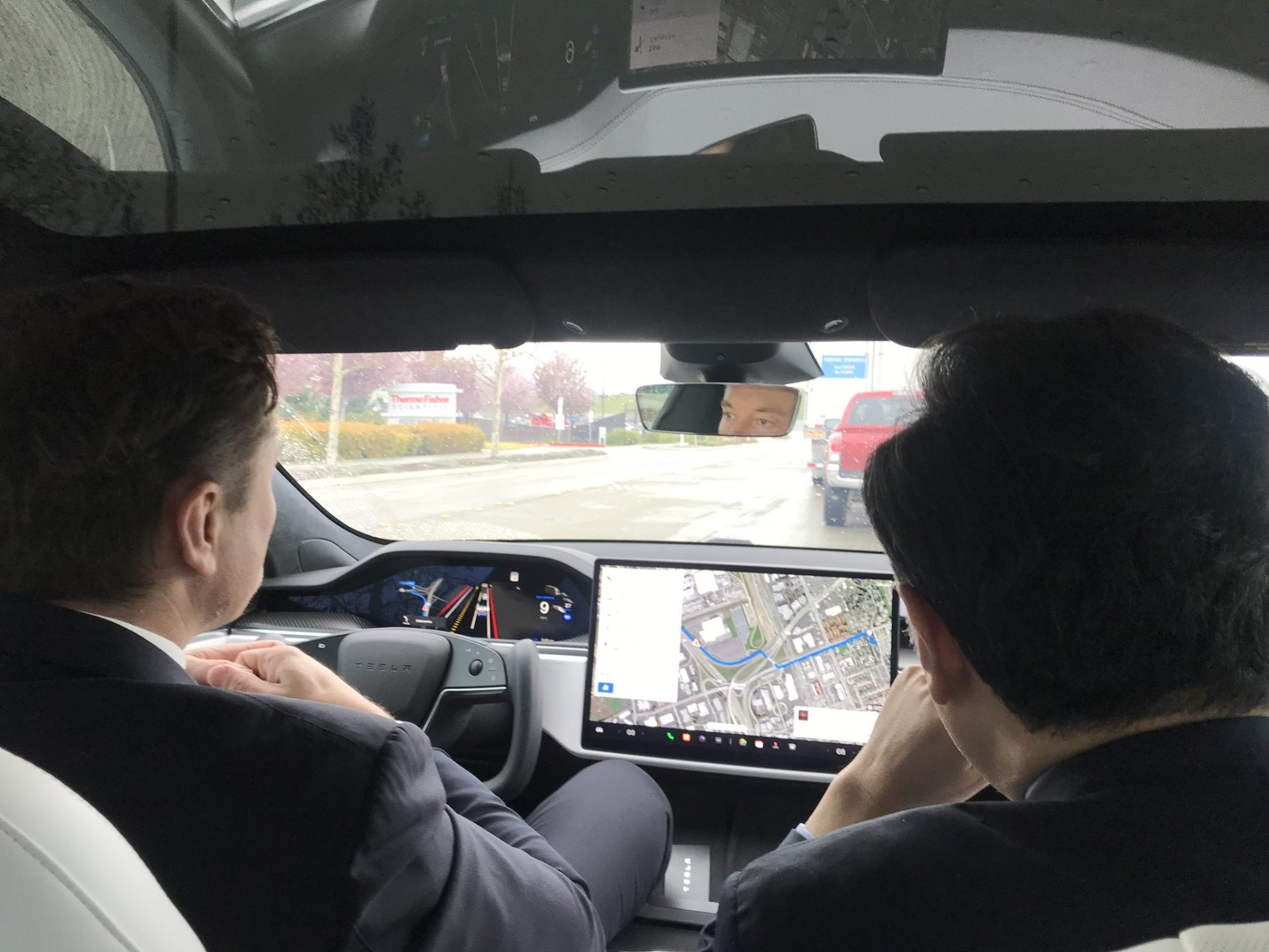 Elon Musk Gives China's Ambassador to the U.S. a Ride in Self-Driving ...