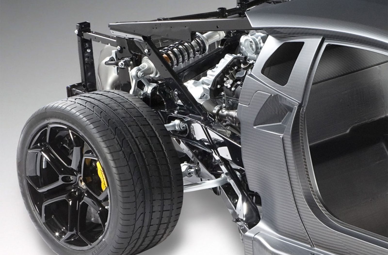 Examining the Lamborghini Aventador's Innovative Pushrod Suspension System  - autoevolution