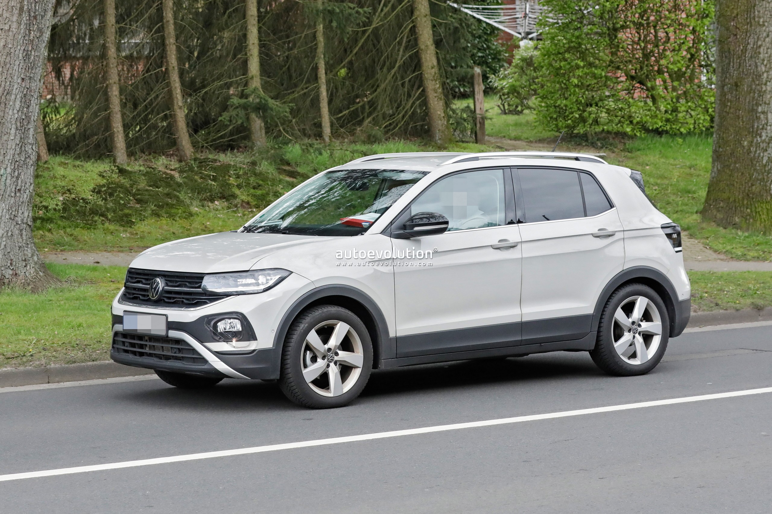 Facelifted 2024 VW T-Cross Dares You To Spot the Changes