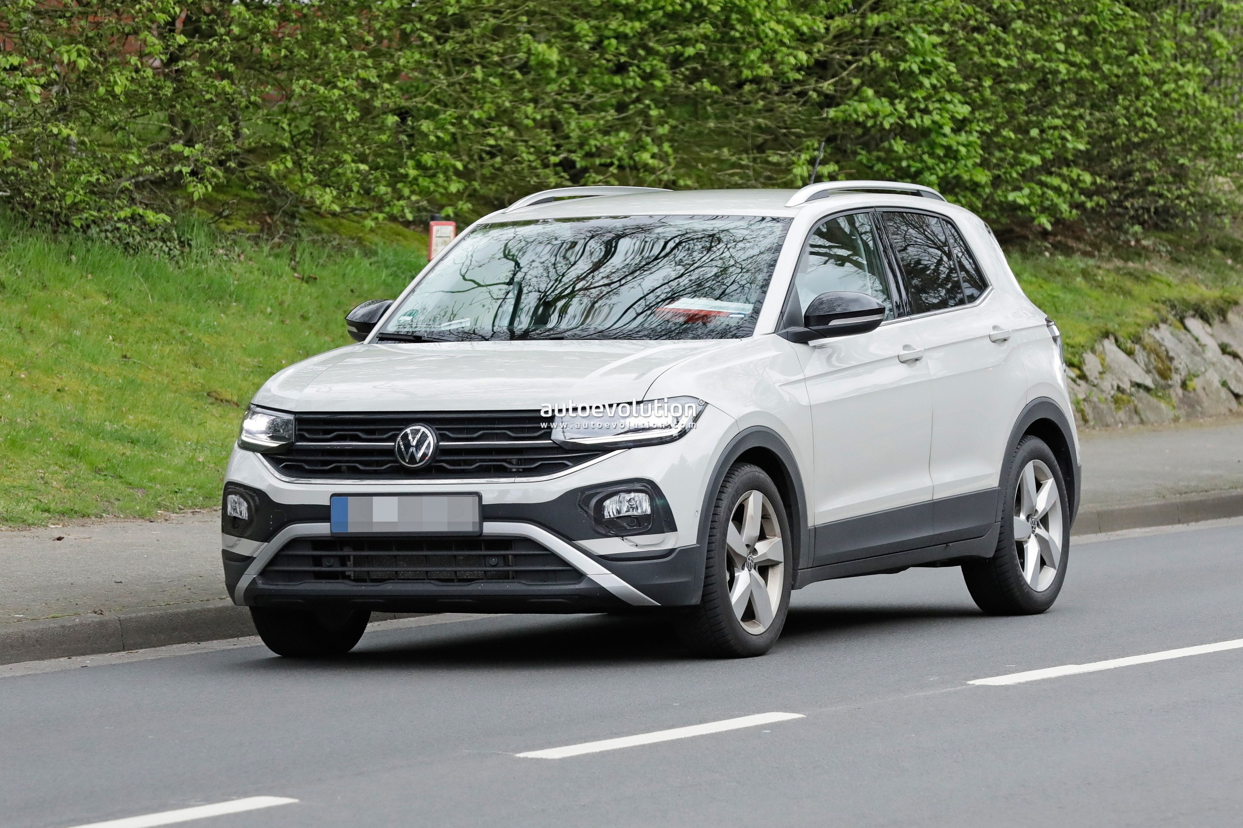 Facelifted 2024 VW T-Cross Dares You To Spot the Changes - autoevolution