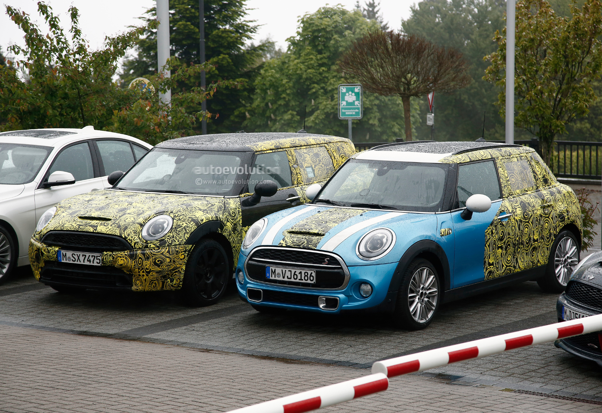 Five-Door MINI Cooper S Hatch, Spotted on the Ring - autoevolution