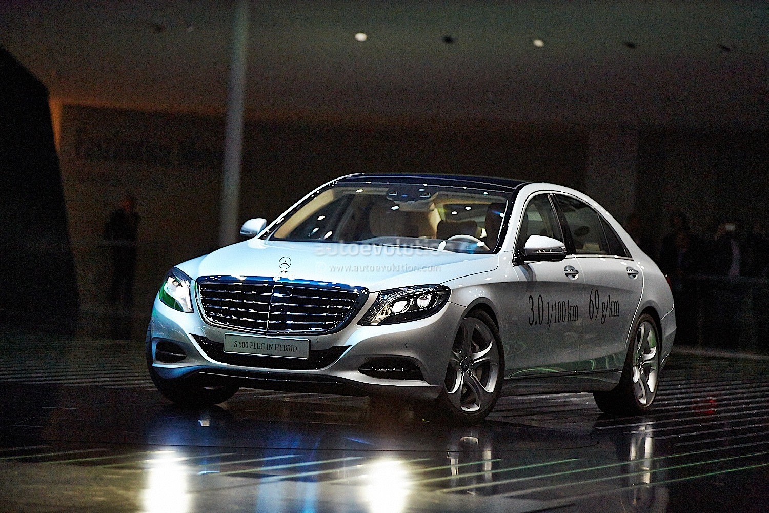 Frankfurt 2013: Mercedes S500 Plug-In Hybrid [Live Photos] - autoevolution