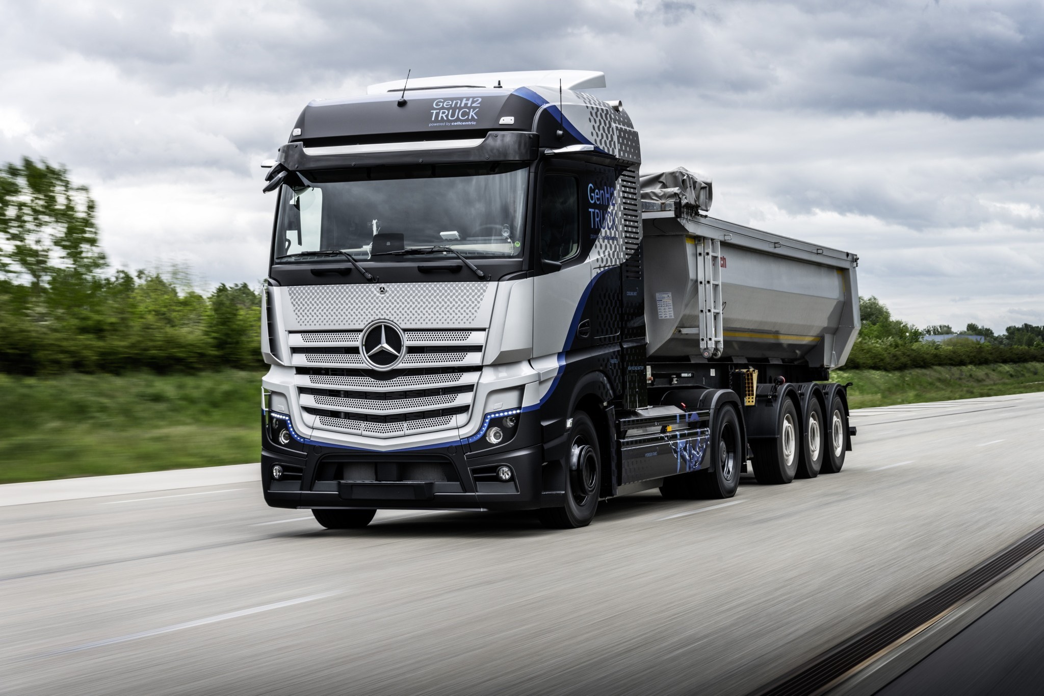 FuelCell MercedesBenz GenH2 Truck Passes Challenging Tests With