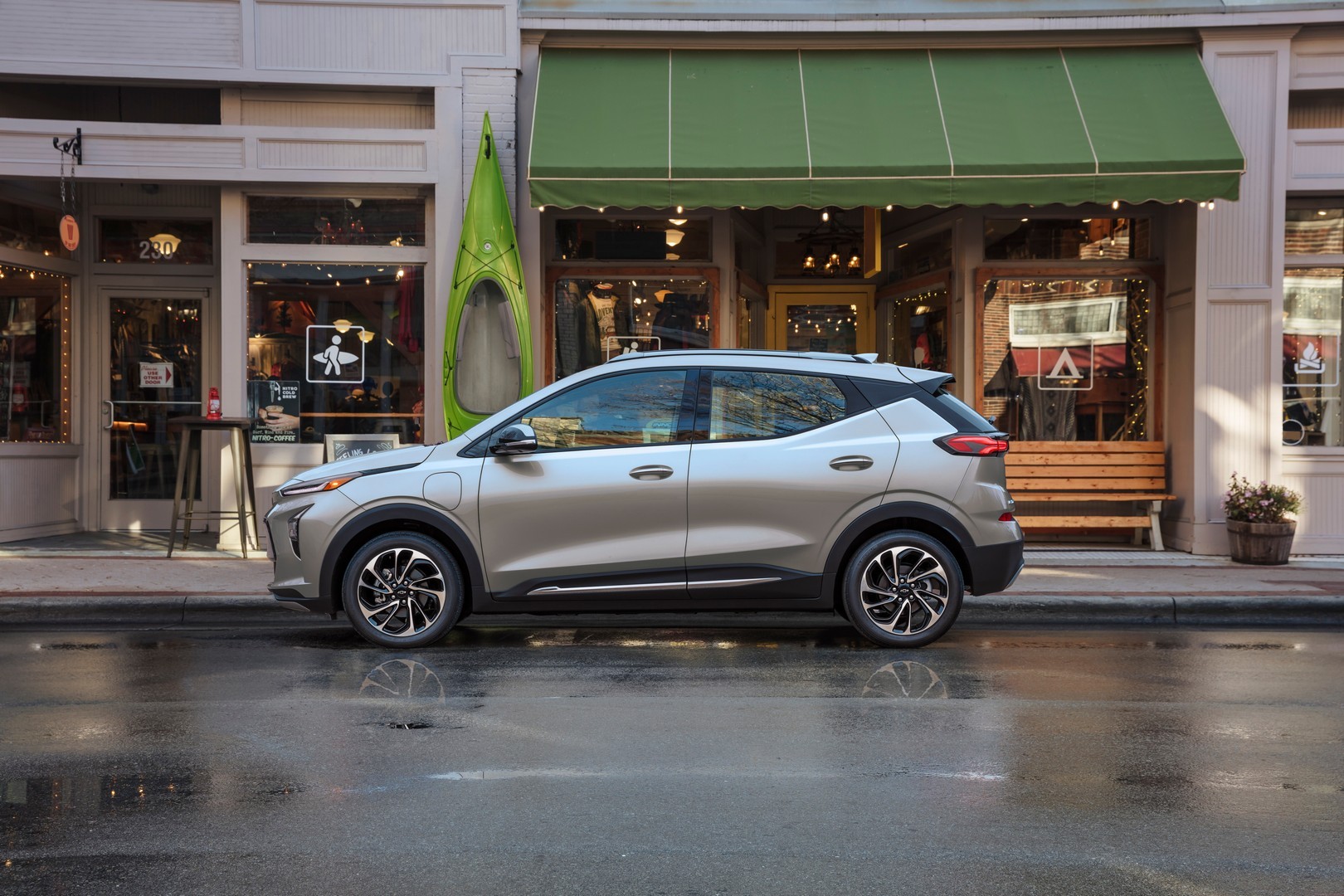 gm-publishes-2023-chevrolet-bolt-ev-order-guide-illuminated-charge
